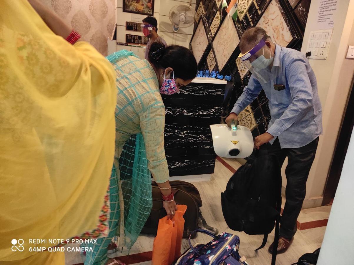 Hotel Aadesh Palace Varanasi Dış mekan fotoğraf