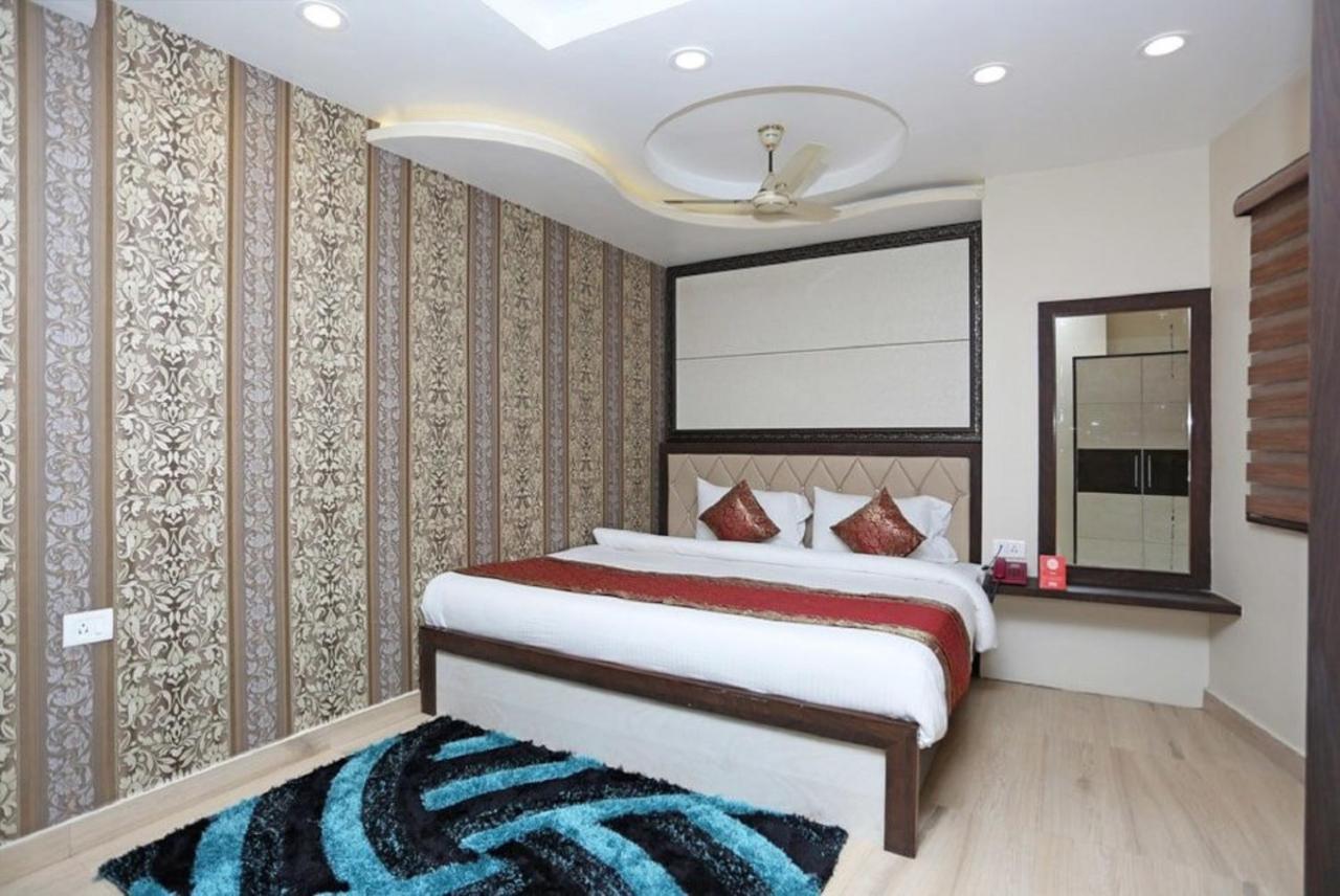 Hotel Aadesh Palace Varanasi Dış mekan fotoğraf
