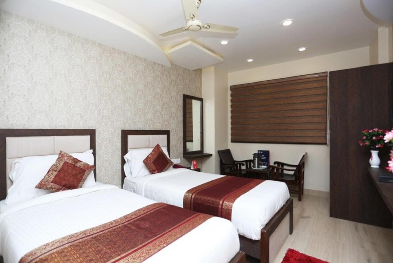 Hotel Aadesh Palace Varanasi Dış mekan fotoğraf